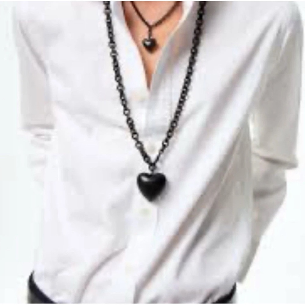 Pre-Owned The Puffy Heart Necklace in Black